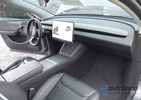 2026 Tesla Model Y Long Range Dual Motor All-Wheel Drive/Long Range Launch Series from USA, damaged, VIN 7SAYGDEE8TA395335